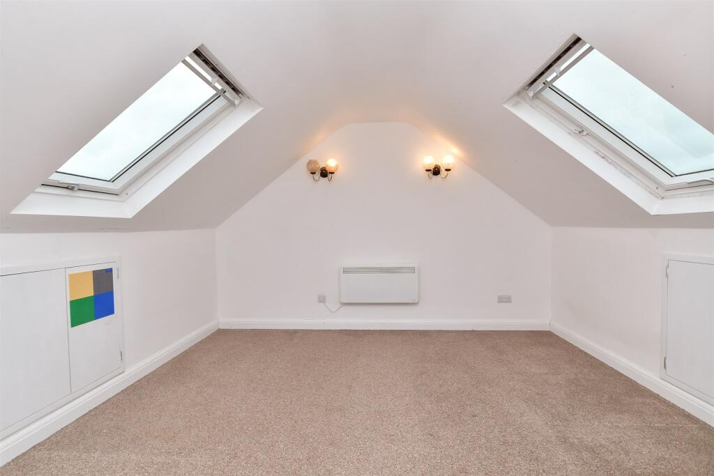 4 bed Maisonette