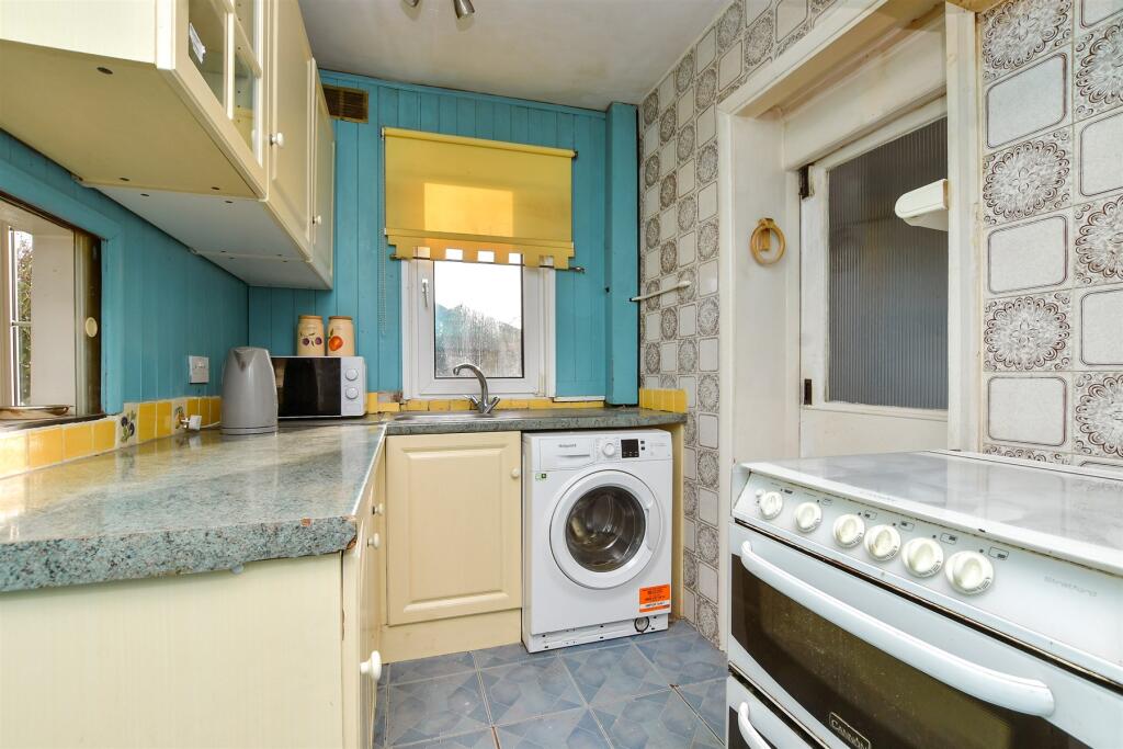 3 bed End of Terrace