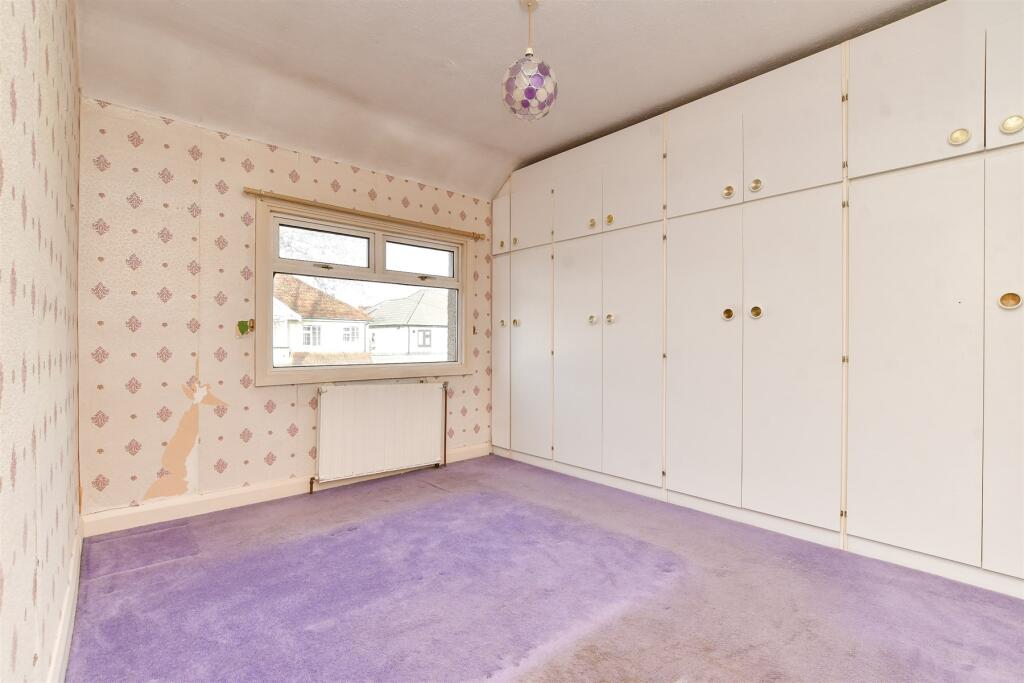 3 bed End of Terrace