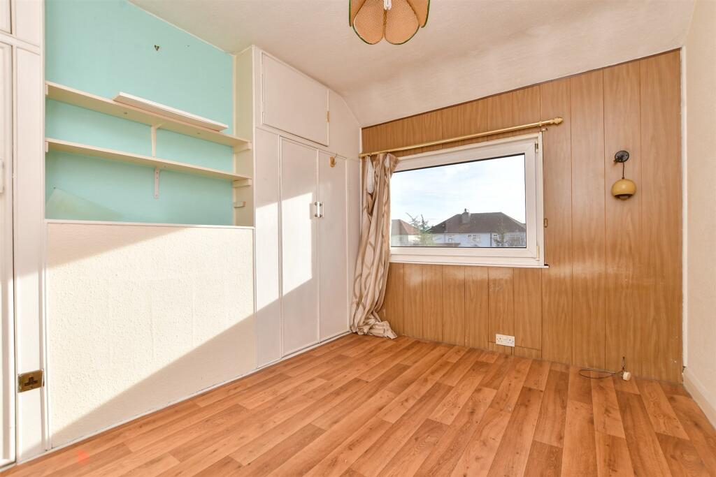 3 bed End of Terrace