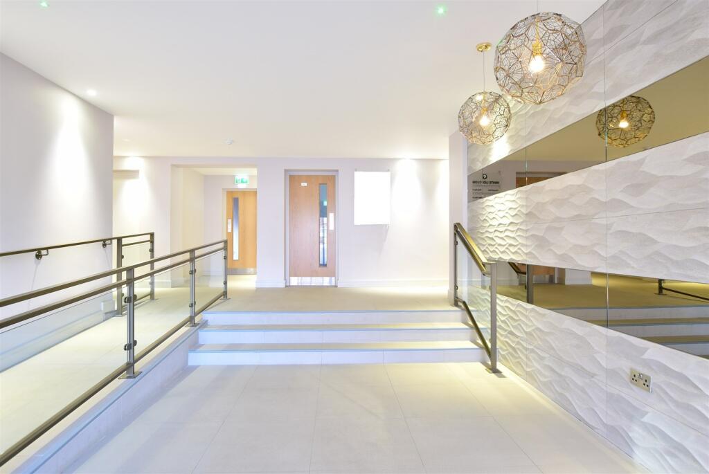 1 bed Ground Flat