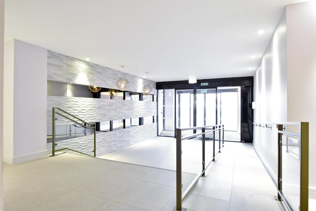 1 bed Ground Flat