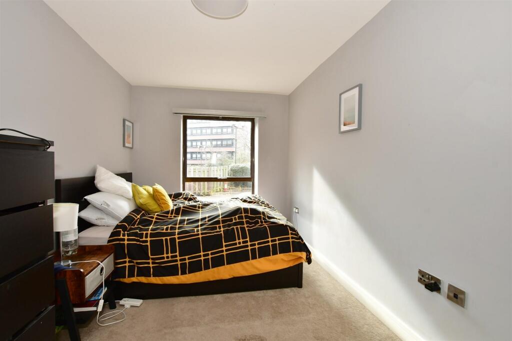 1 bed Ground Flat