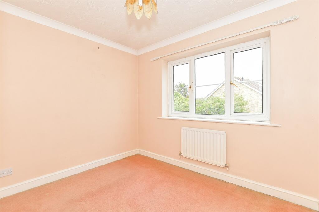 4 bed Detached