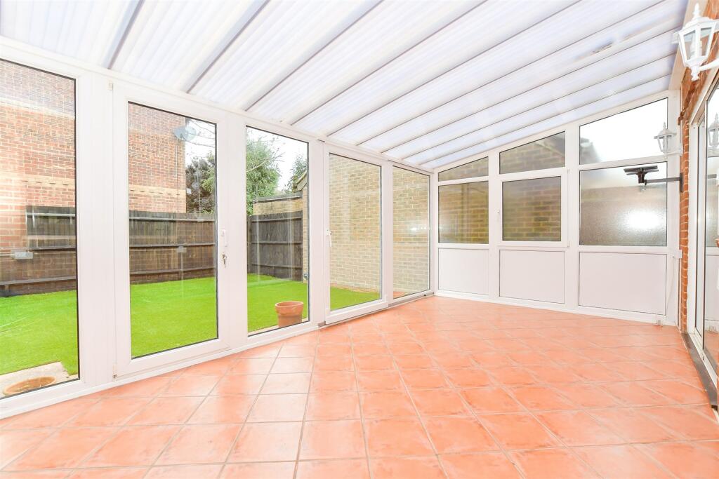 4 bed Detached