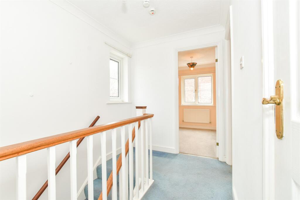 4 bed Detached