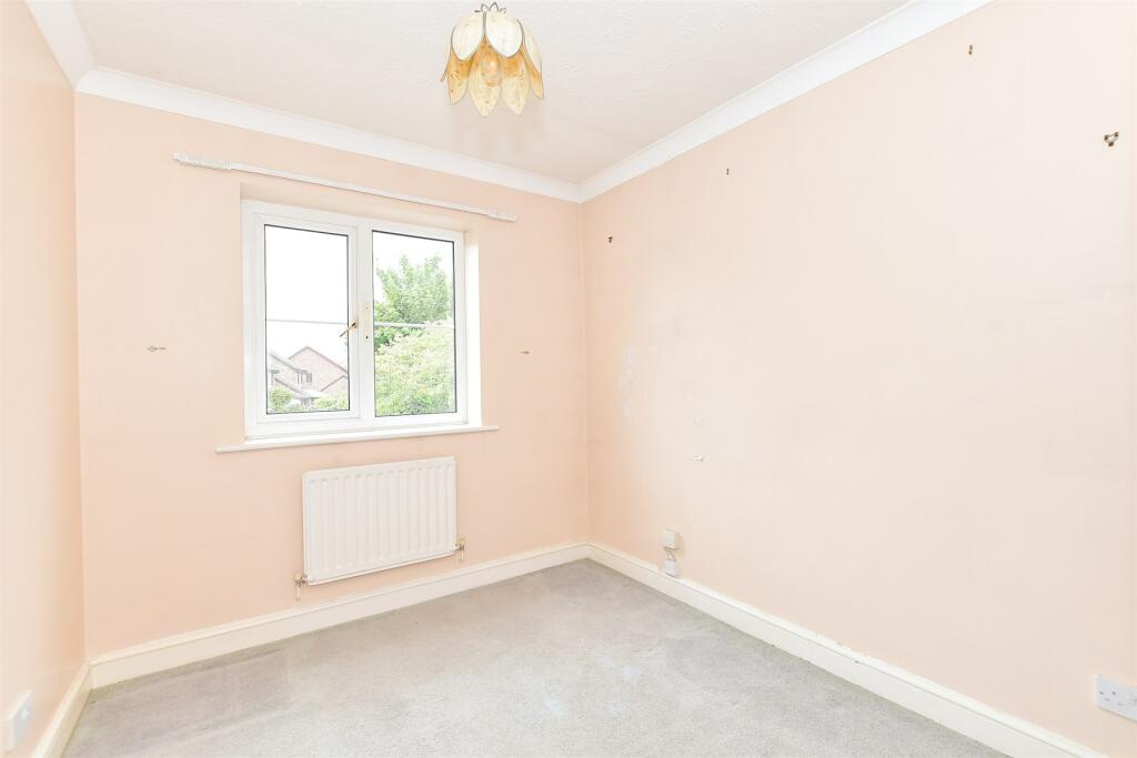 4 bed Detached