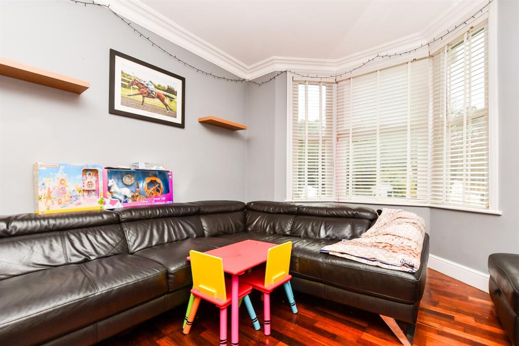 4 bed End of Terrace