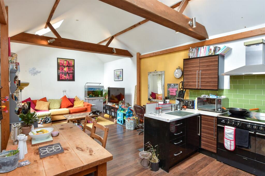 3 bed Apartment