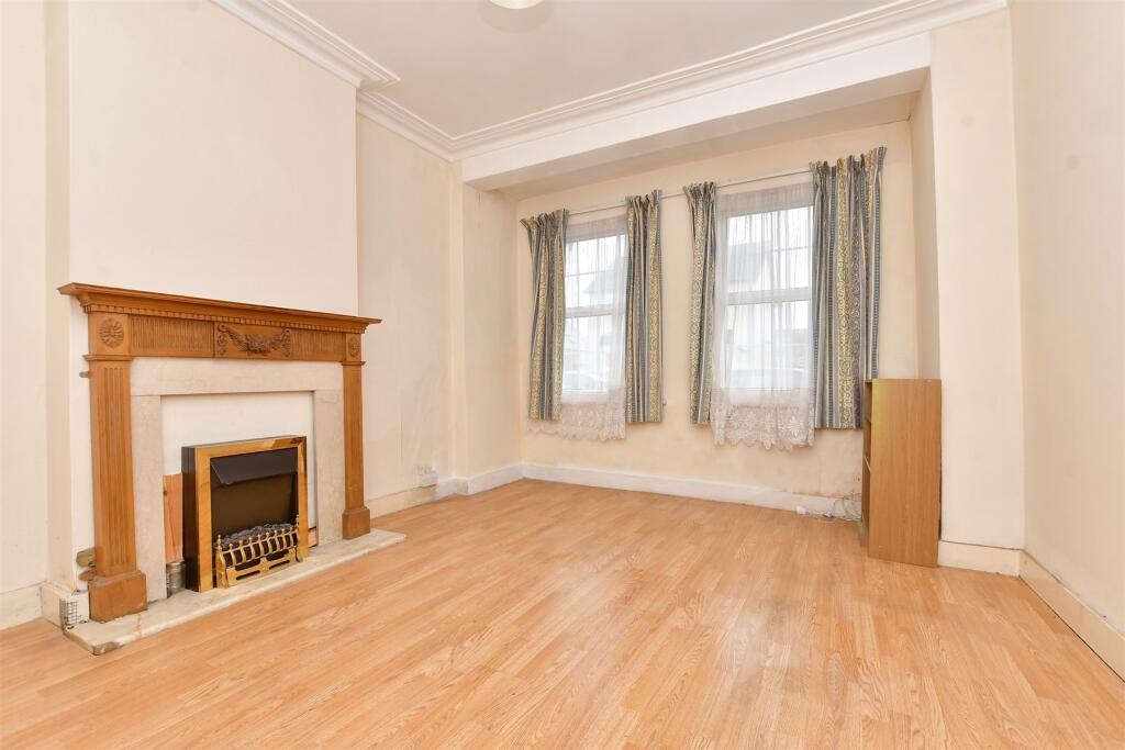 2 bed Semi-Detached