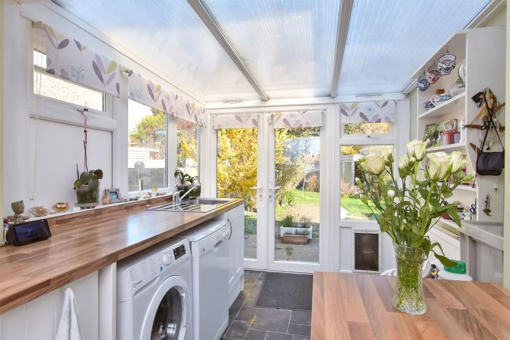 2 bed Semi-Detached Bungalow
