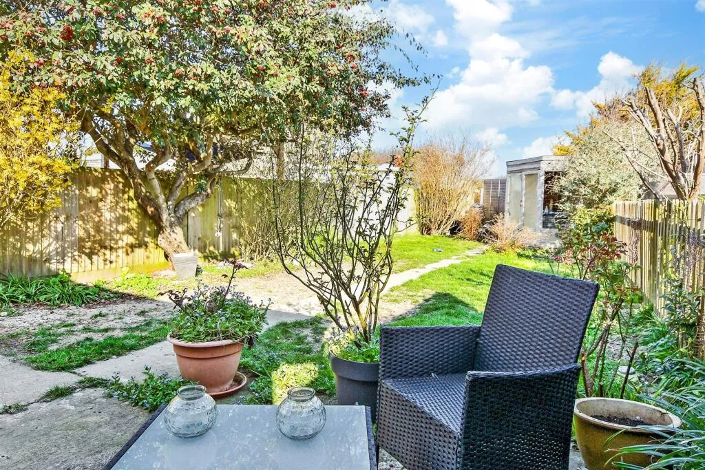 2 bed Semi-Detached Bungalow