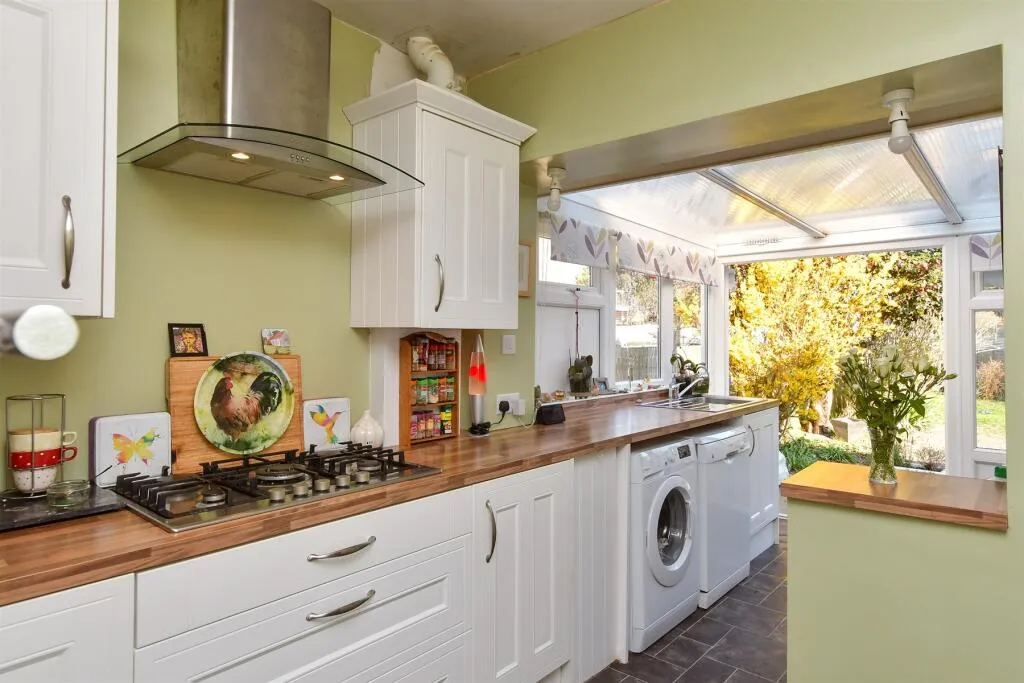 2 bed Semi-Detached Bungalow