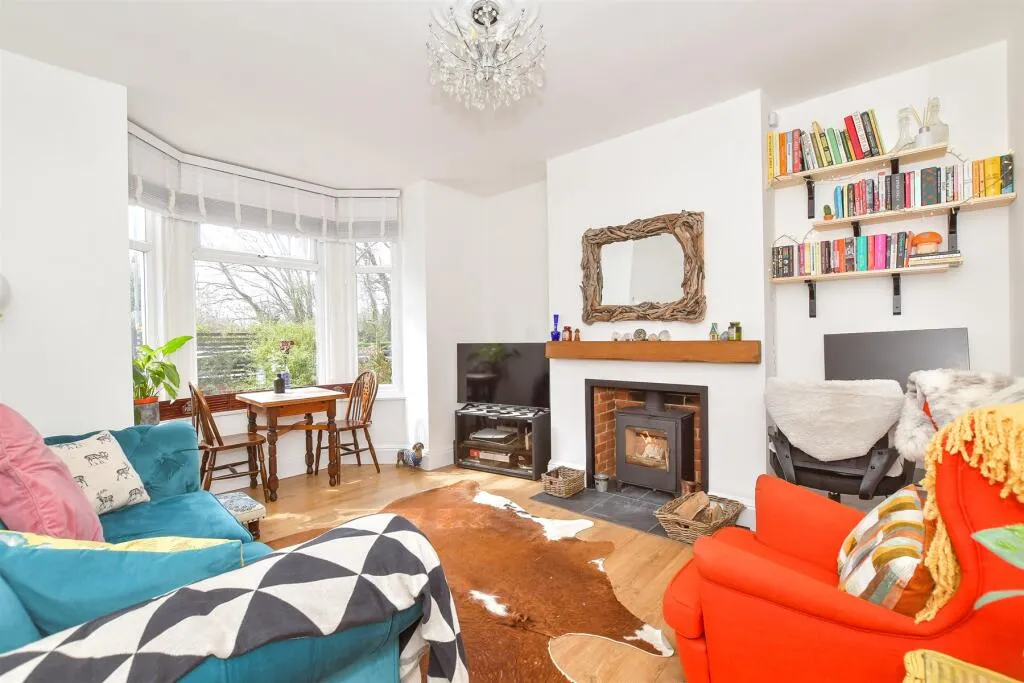1 bed Ground Flat
