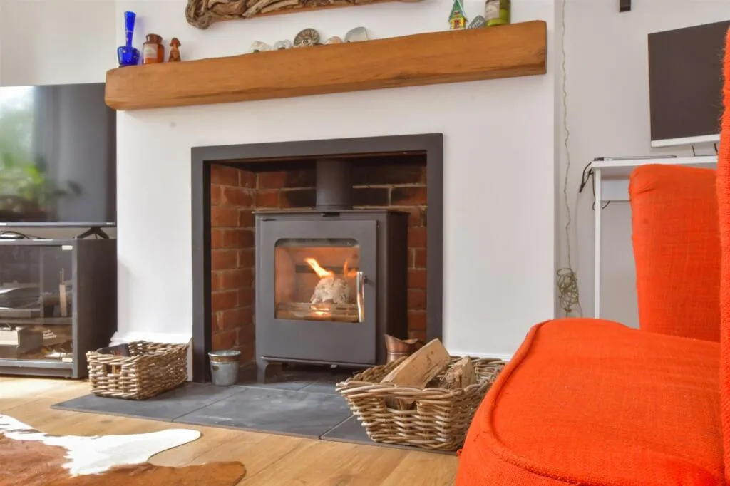 1 bed Ground Flat