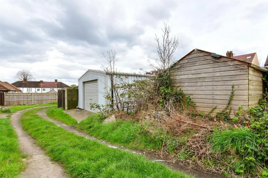 2 bed Semi-Detached