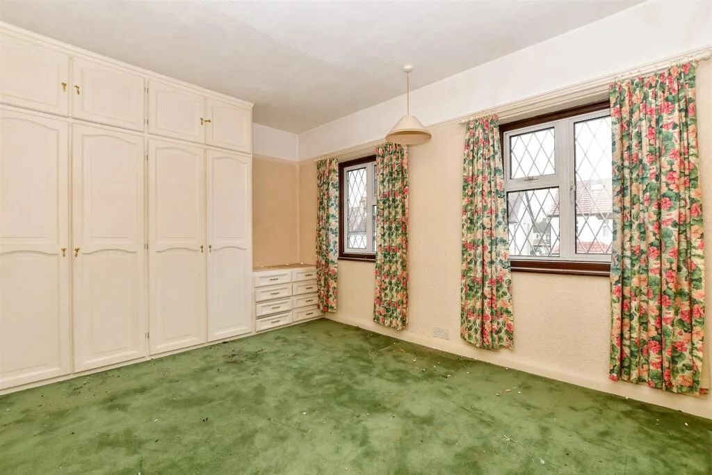 2 bed Semi-Detached