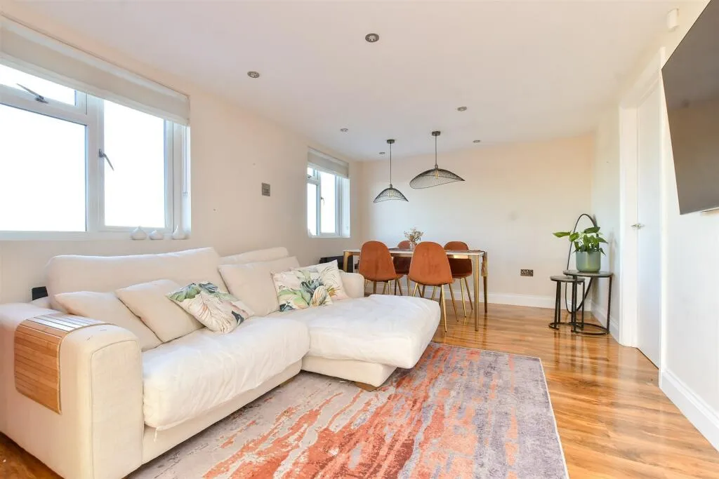 2 bed Apartment