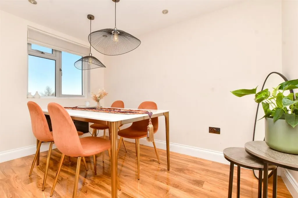 2 bed Apartment
