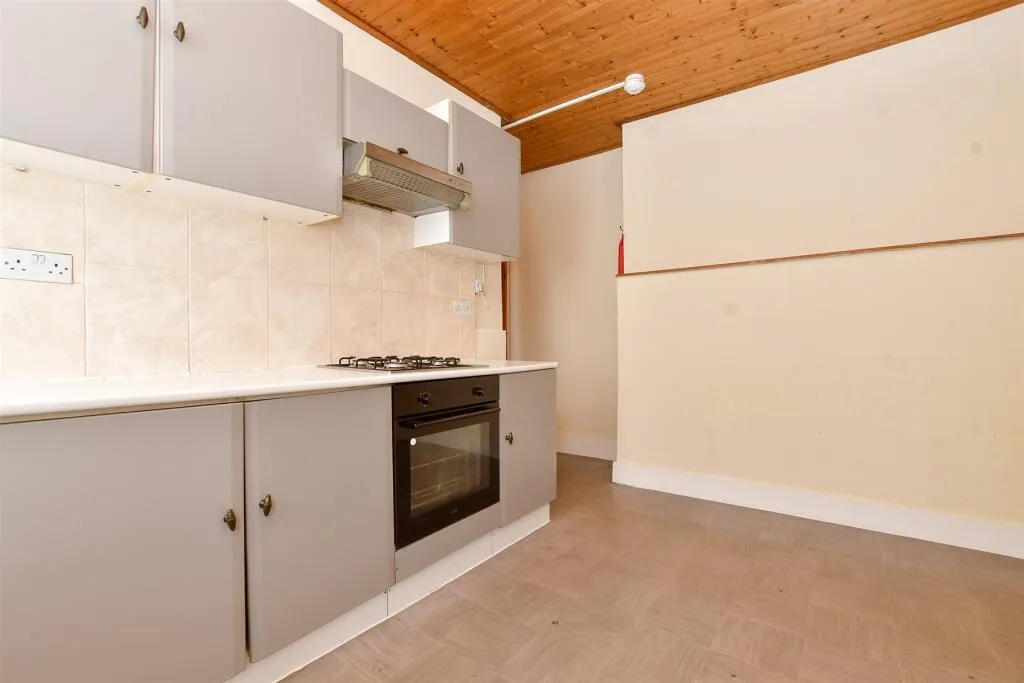 3 bed Maisonette