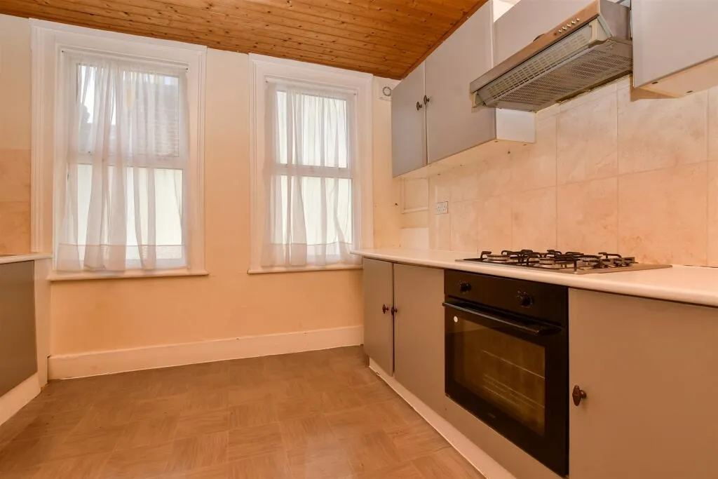 3 bed Maisonette