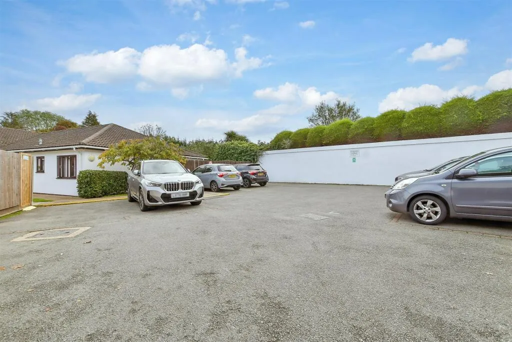 2 bed Apartment