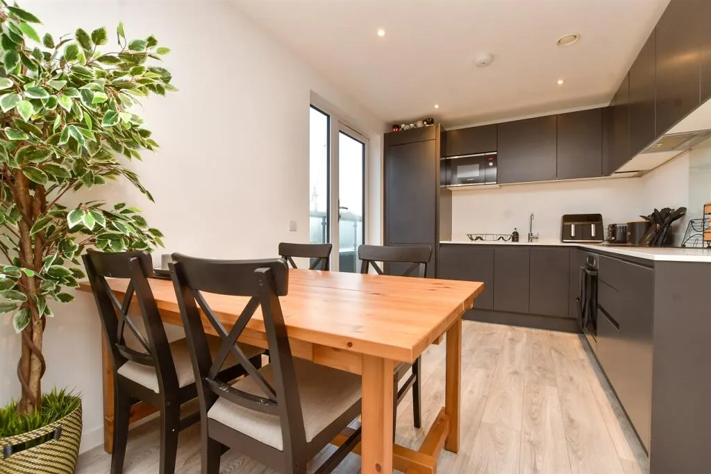 2 bed Apartment