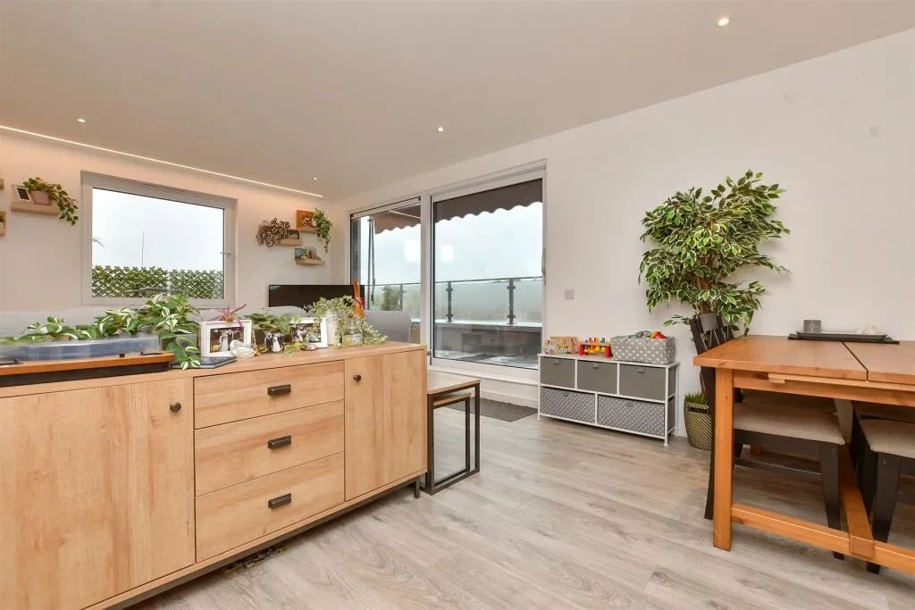 2 bed Apartment