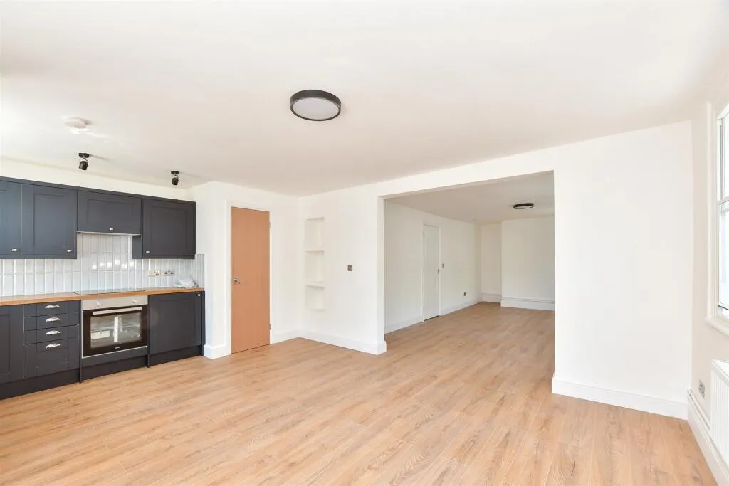 3 bed Apartment