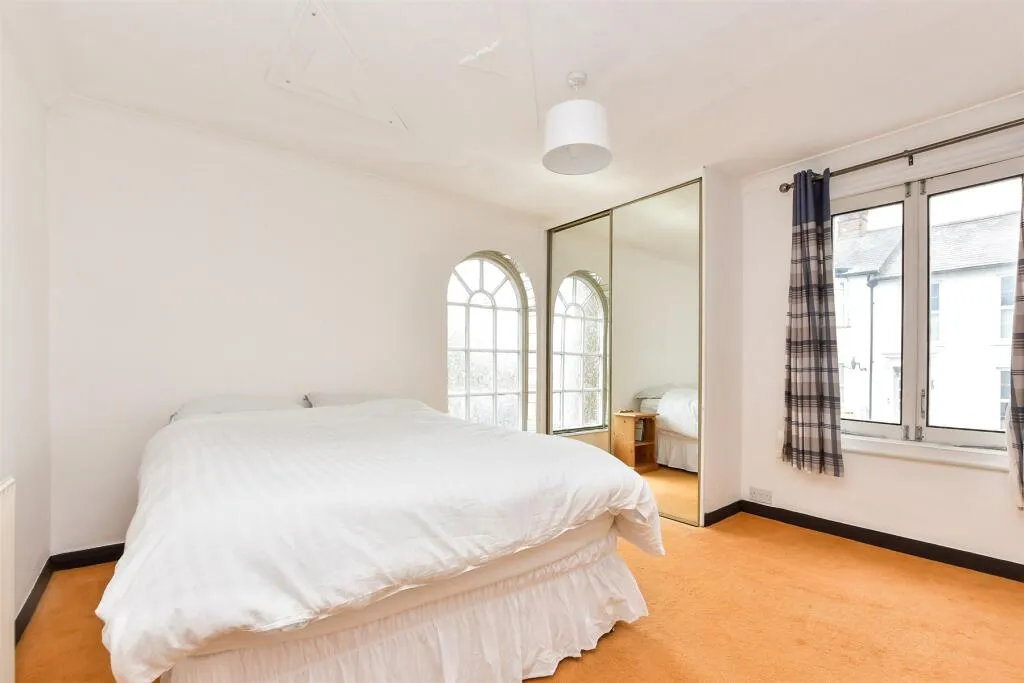 2 bed End of Terrace