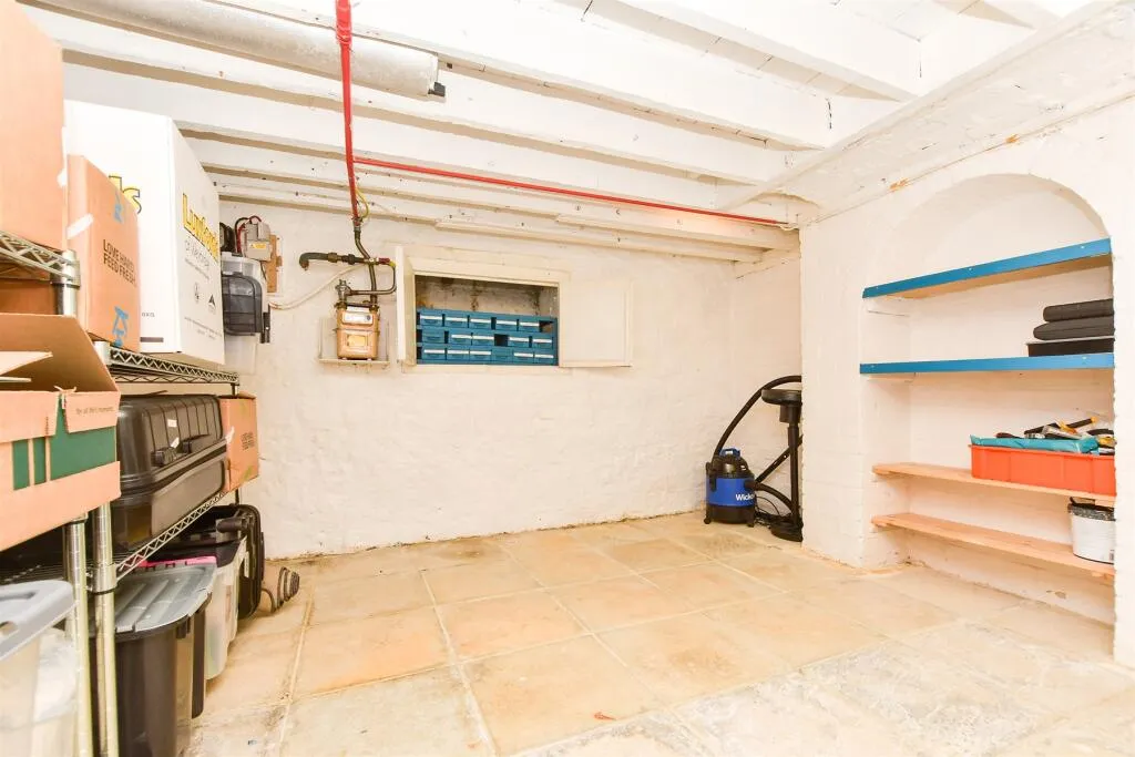 2 bed End of Terrace