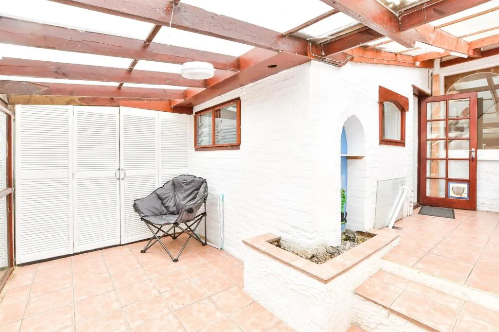 2 bed End of Terrace