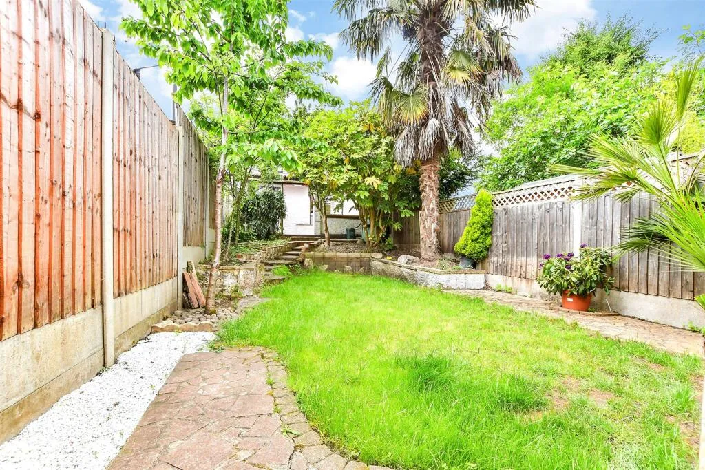 2 bed End of Terrace