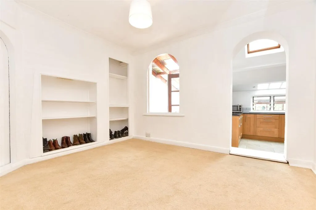 2 bed End of Terrace