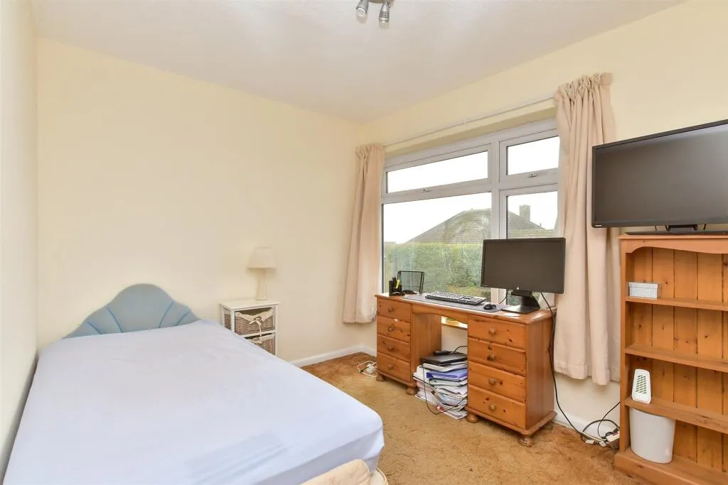 4 bed Semi-Detached Bungalow