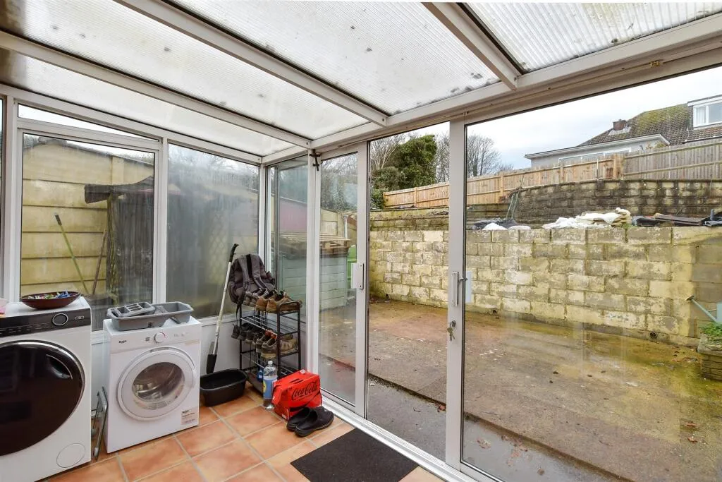 4 bed Semi-Detached Bungalow
