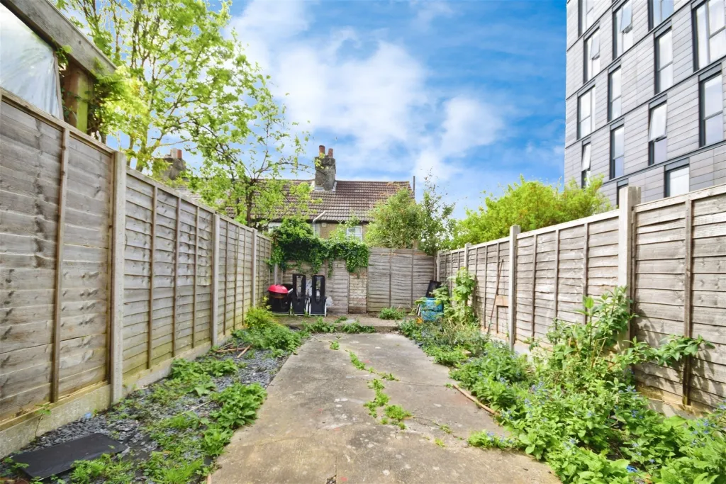 2 bed Terraced