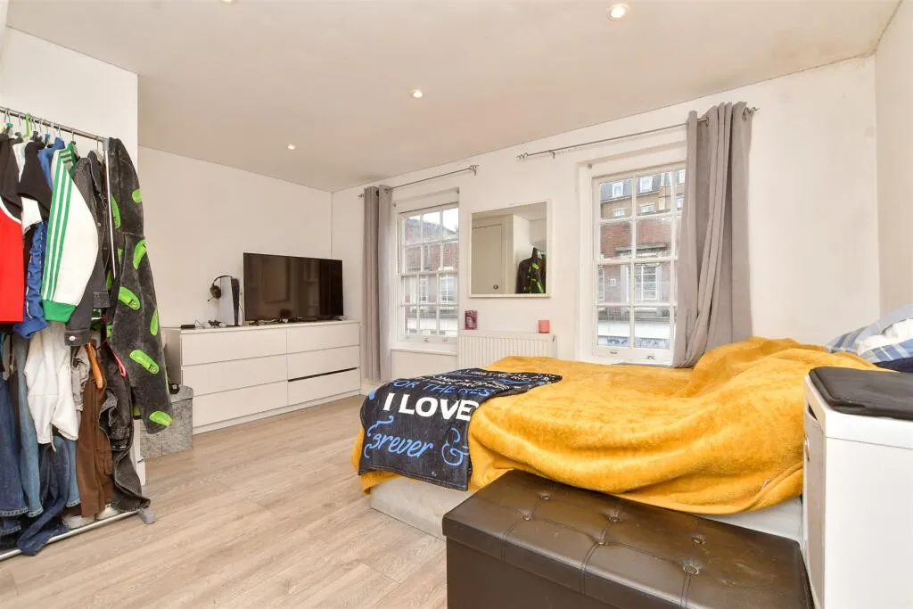 2 bed Apartment