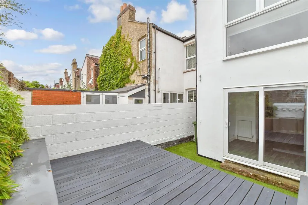 2 bed Terraced