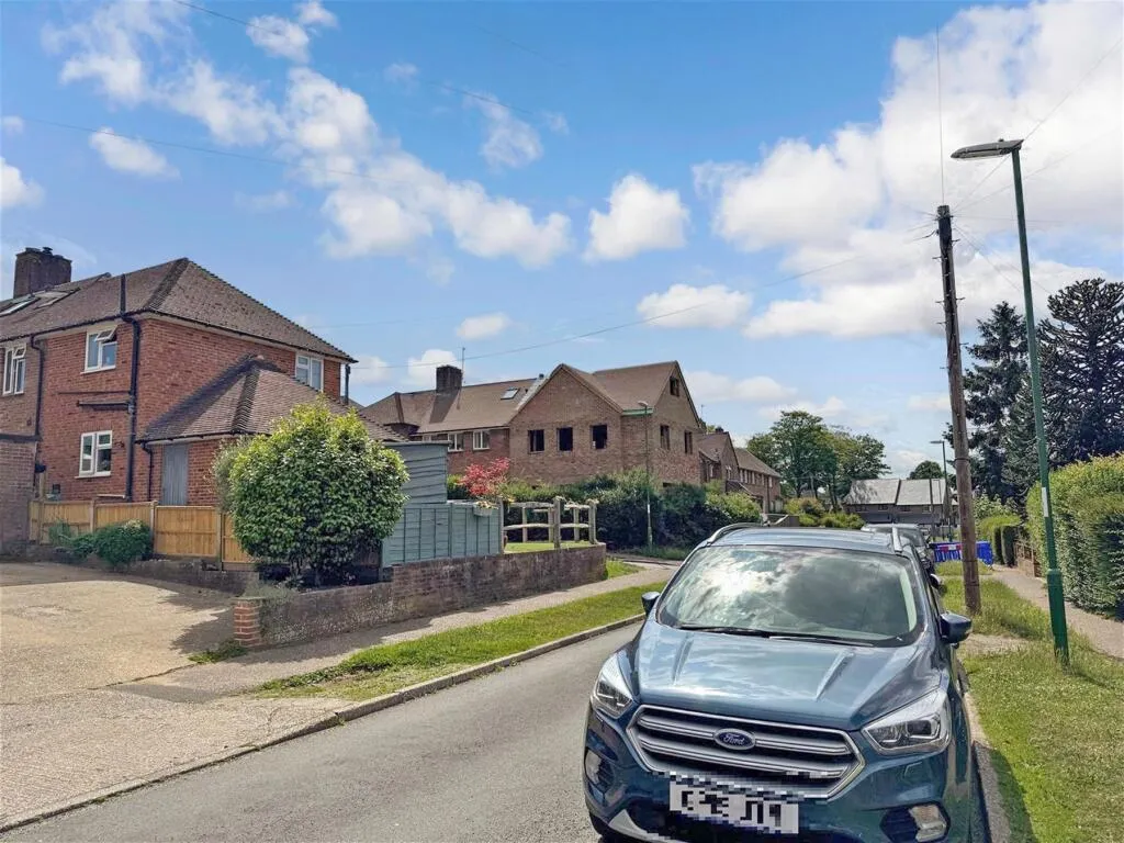 4 bed End of Terrace