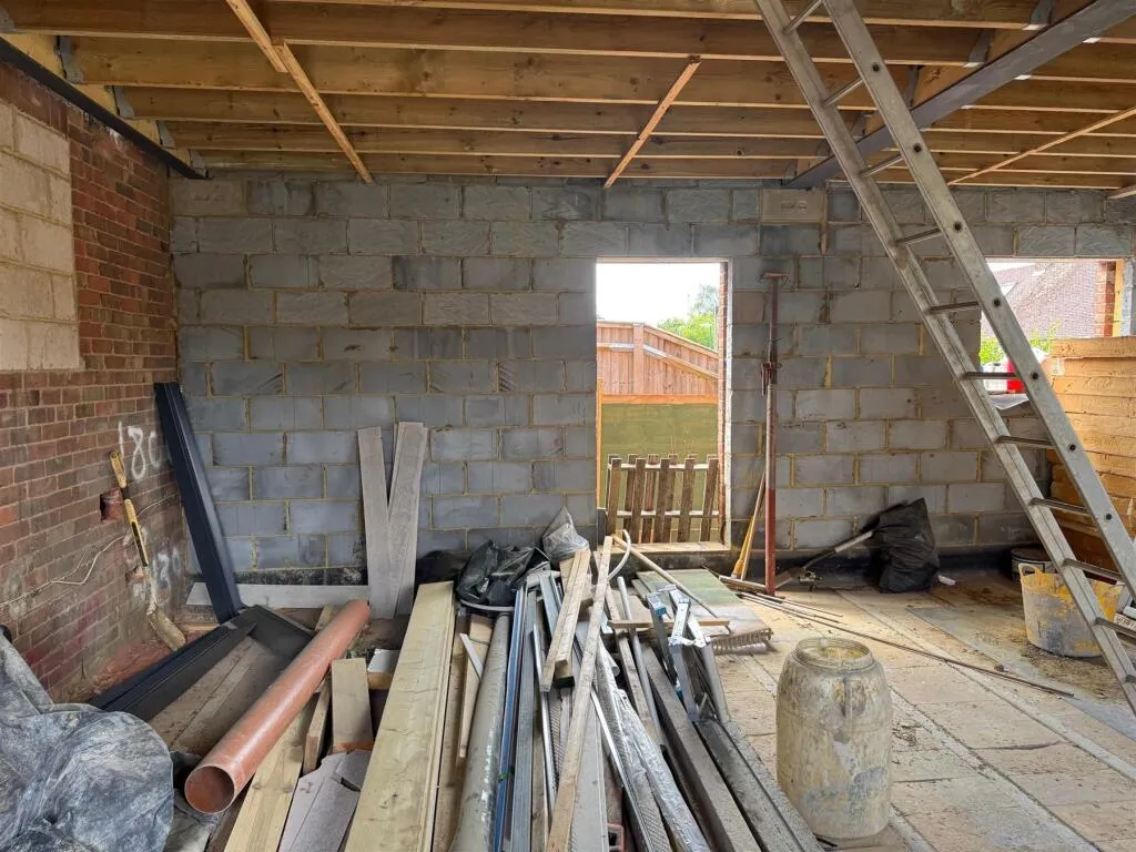 4 bed End of Terrace