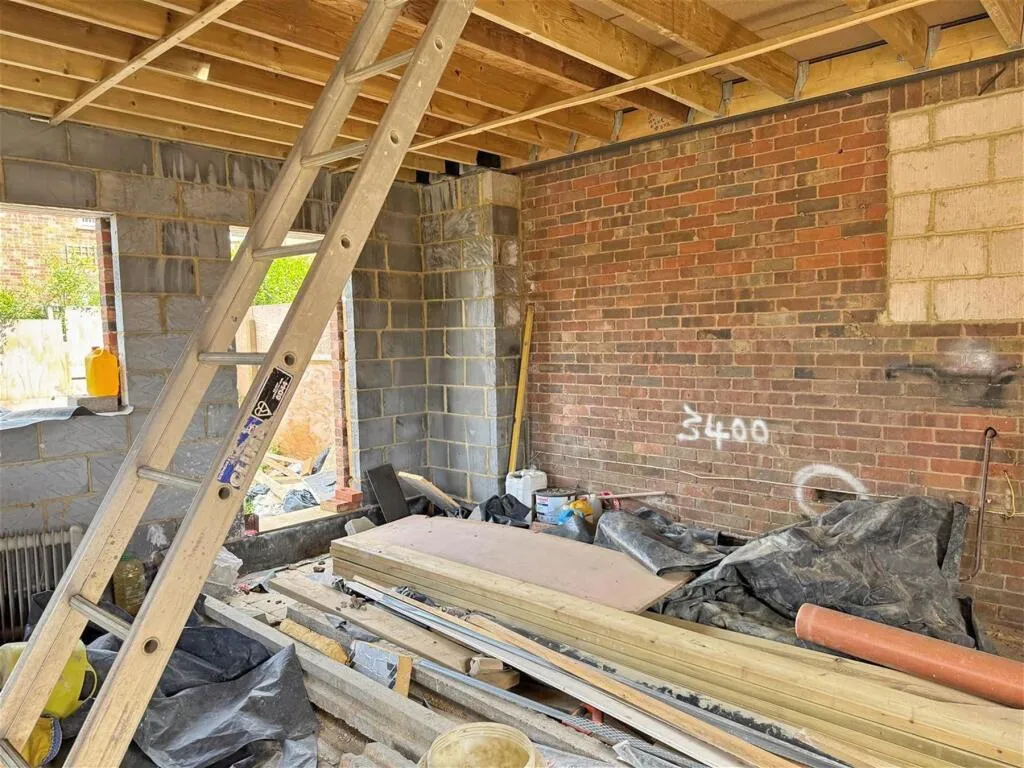 4 bed End of Terrace