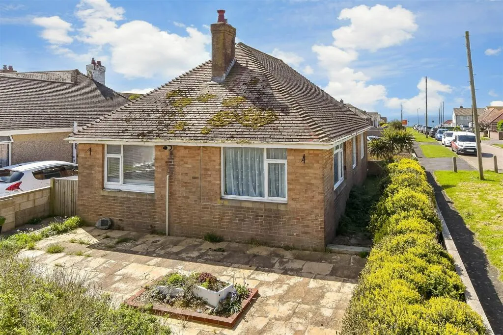 2 bed Detached Bungalow