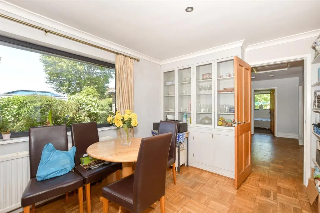 3 bed Detached Bungalow