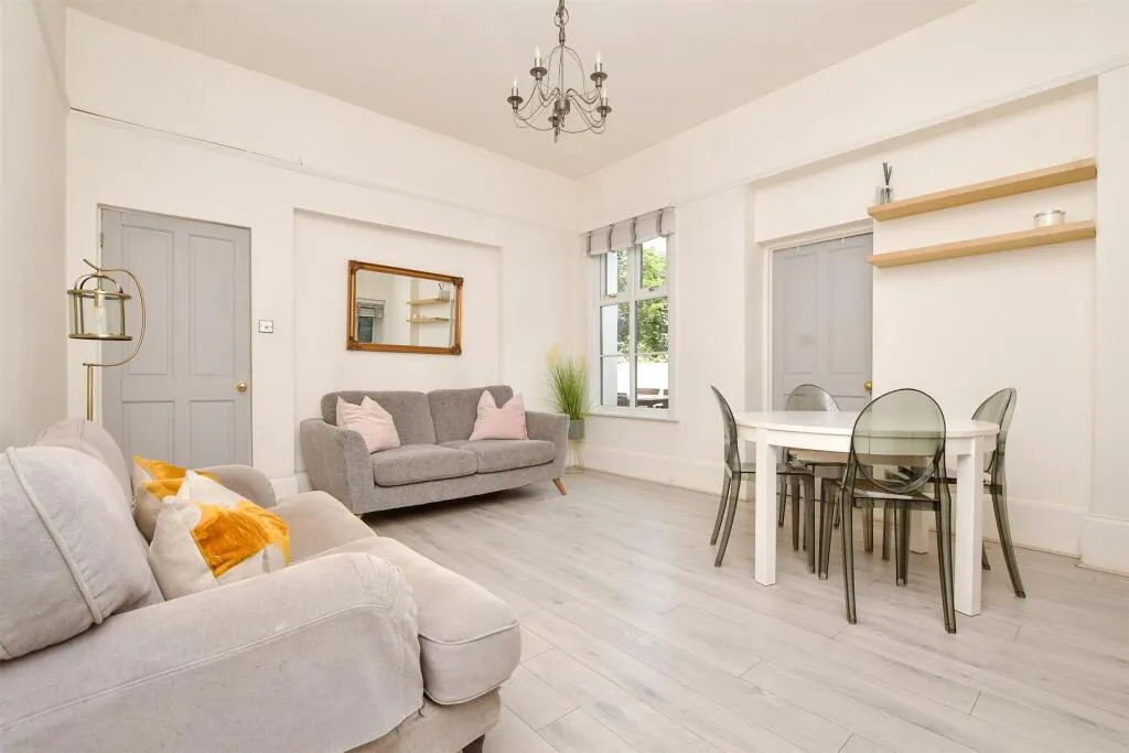 2 bed Apartment