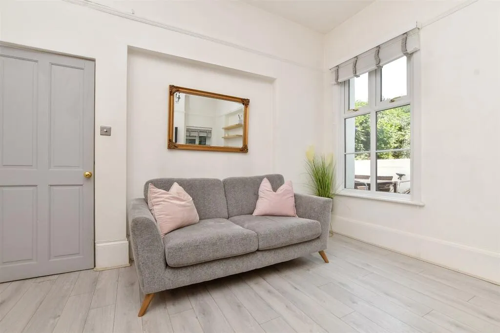 2 bed Apartment