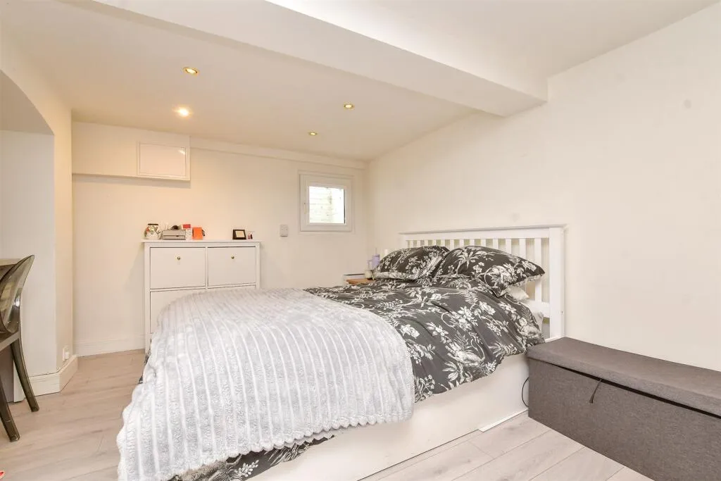 2 bed Apartment