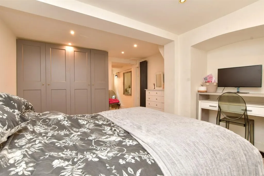 2 bed Apartment