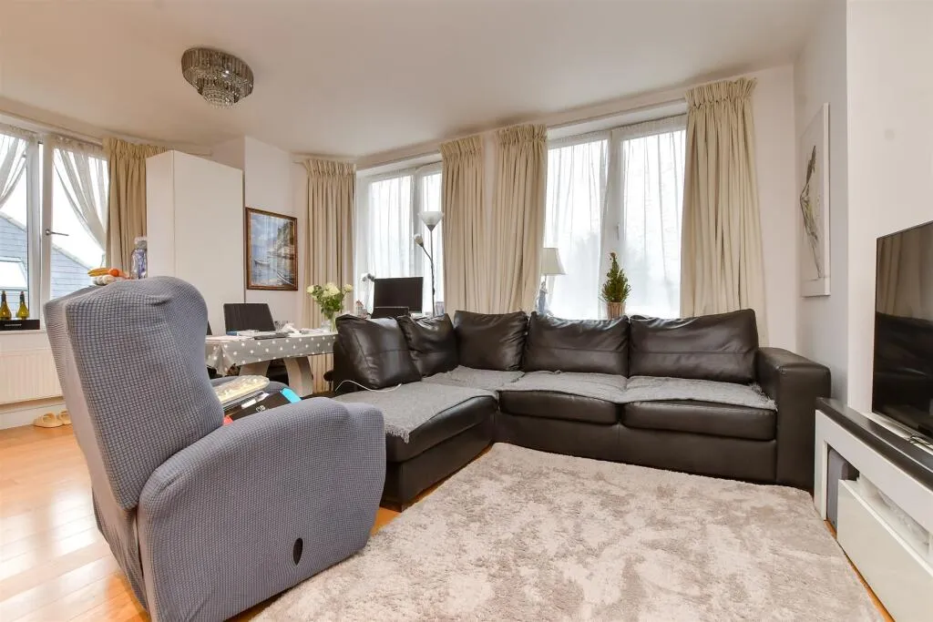 3 bed Apartment