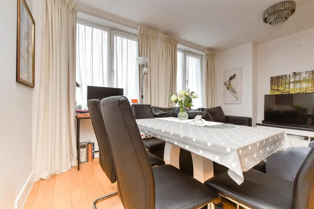 3 bed Apartment